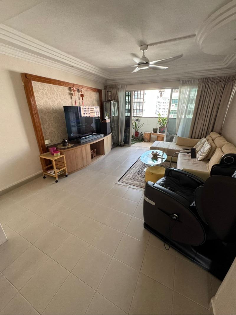 Prop-GPT: HDB Apartment: D27 Yishun 877 Yishun Street 81