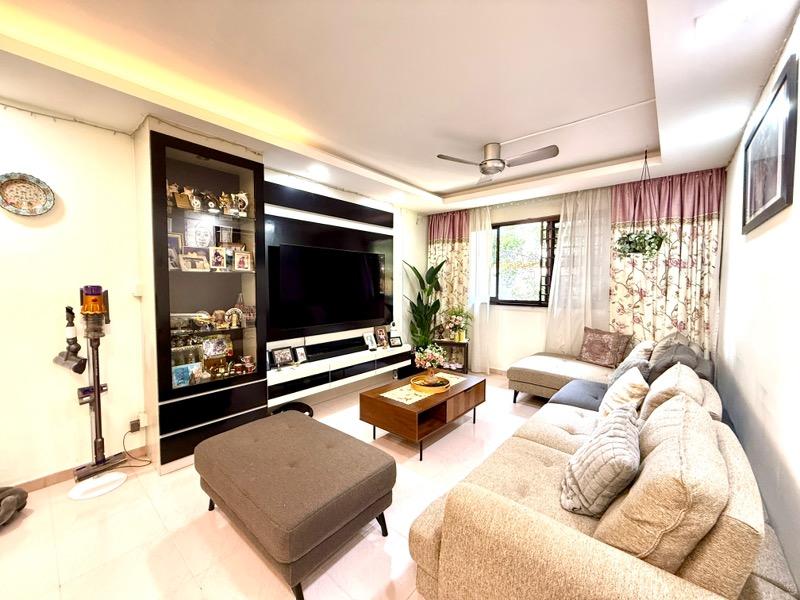 Prop-GPT: HDB Apartment: D14 Geylang 50 Sims Drive