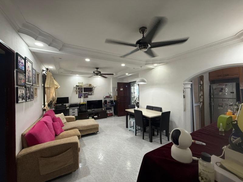 Prop-GPT: HDB Apartment: D22 Boon Lay 273D Jurong West Avenue 3