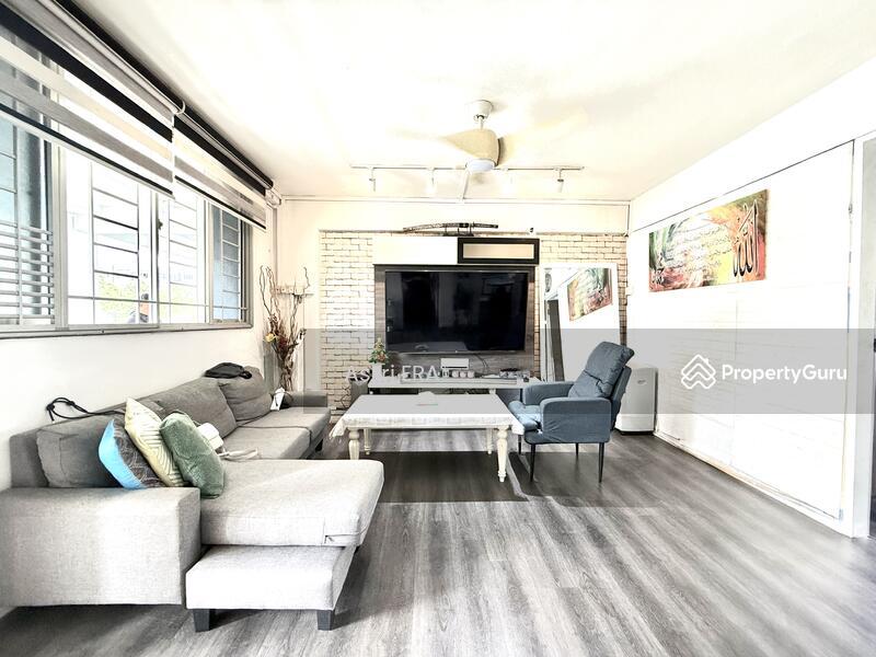 Prop-GPT: HDB Flat: D14  301 Ubi Avenue 1