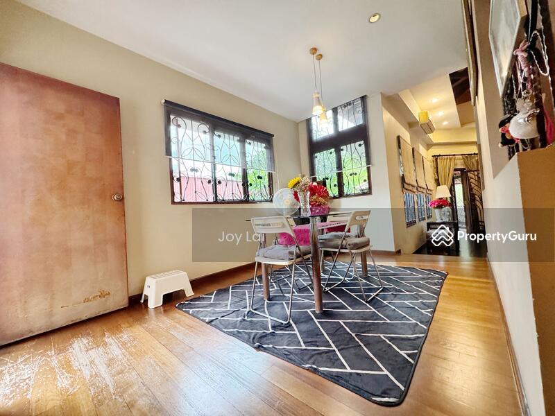 Bungalow for Sale: D19, 556100