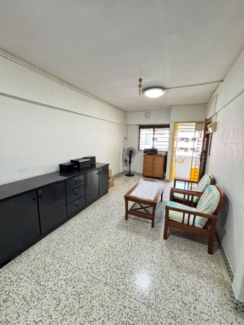 Prop-GPT: HDB Apartment: D04 Telok Blangah 63 Telok Blangah Heights