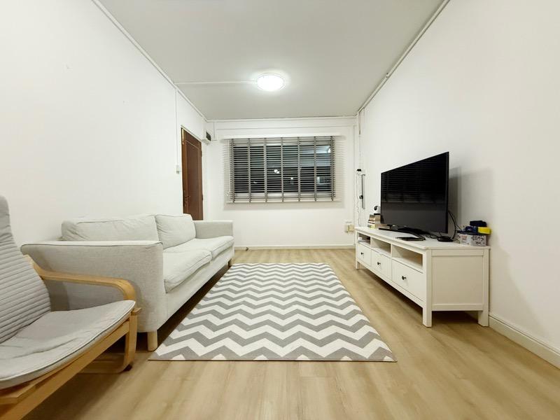 416 Bukit Batok West Avenue 4 HDB Apartment For Sale, $445,000, 2 Bed 2 Bath 785 sqft $567.00 psf