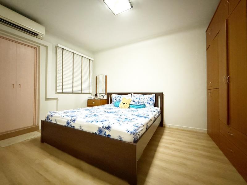 416 Bukit Batok West Avenue 4 HDB Apartment For Sale, $445,000, 2 Bed 2 Bath 785 sqft $567.00 psf