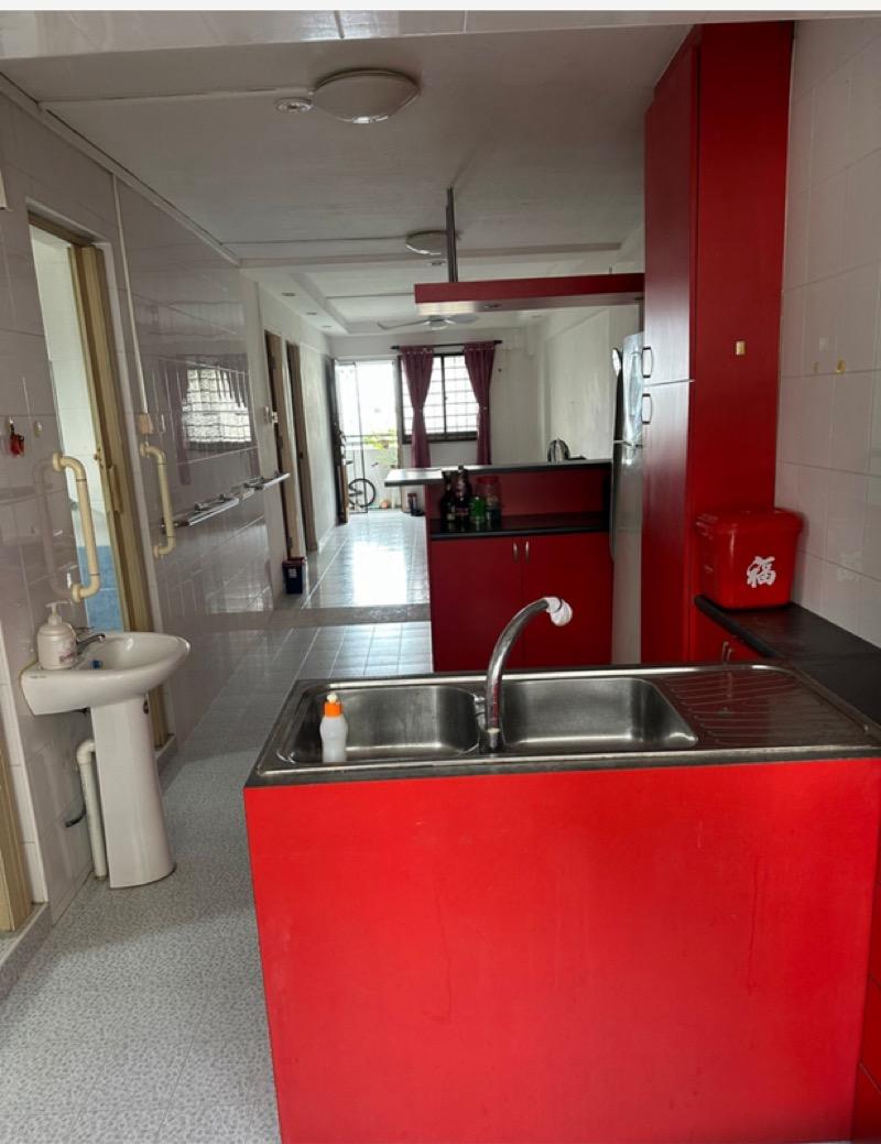 Prop-GPT: HDB Apartment: D19  5 Lorong Lew Lian