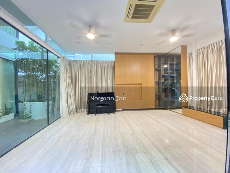 Prop-GPT: Detached: D19  Brighton Ave 82223344