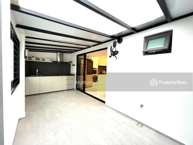 Luxurious Renovated 2.5 Sty Terrace within 1km Tao Nan