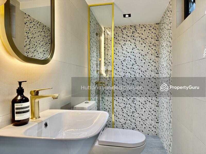 Luxurious Renovated 2.5 Sty Terrace within 1km Tao Nan