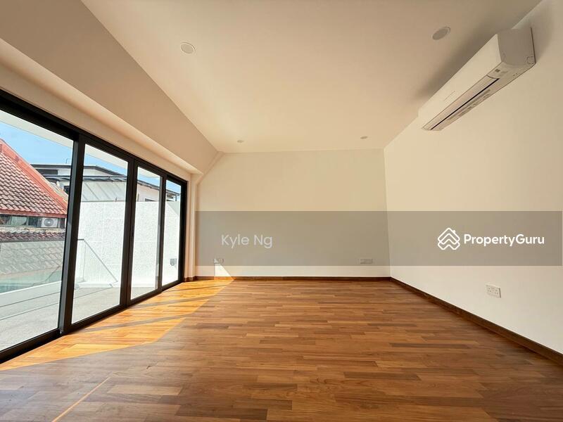  D20 Brand New 4 Level Inter-Terrace