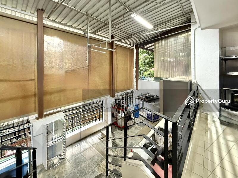 Affordable Renovated 3 Storey 5+1 Room Terrace @ Kovan