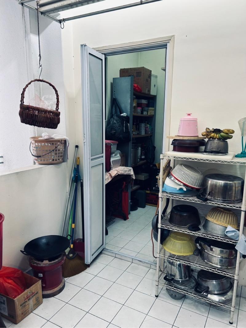 Hillview Green Condominium For Sale, $2,300,000, 3 Bed 3 Bath 1,281 sqft $1,795.00 psf