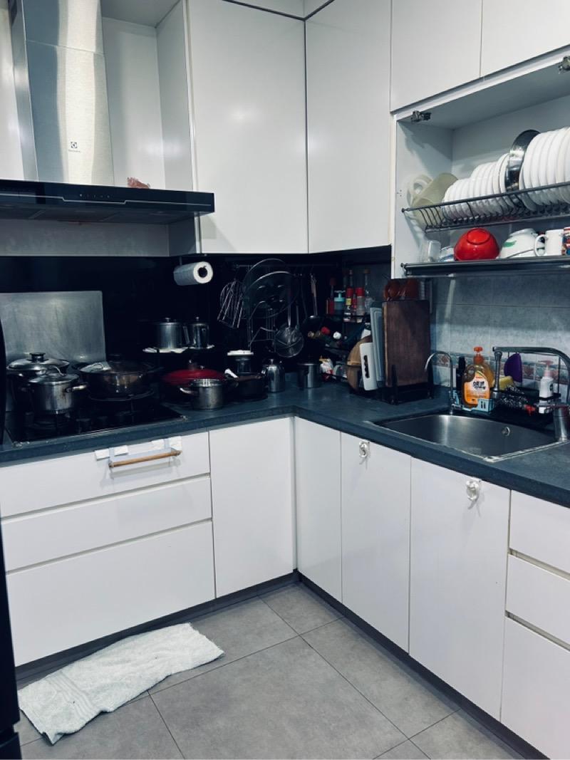 Hillview Green Condominium For Sale, $2,300,000, 3 Bed 3 Bath 1,281 sqft $1,795.00 psf