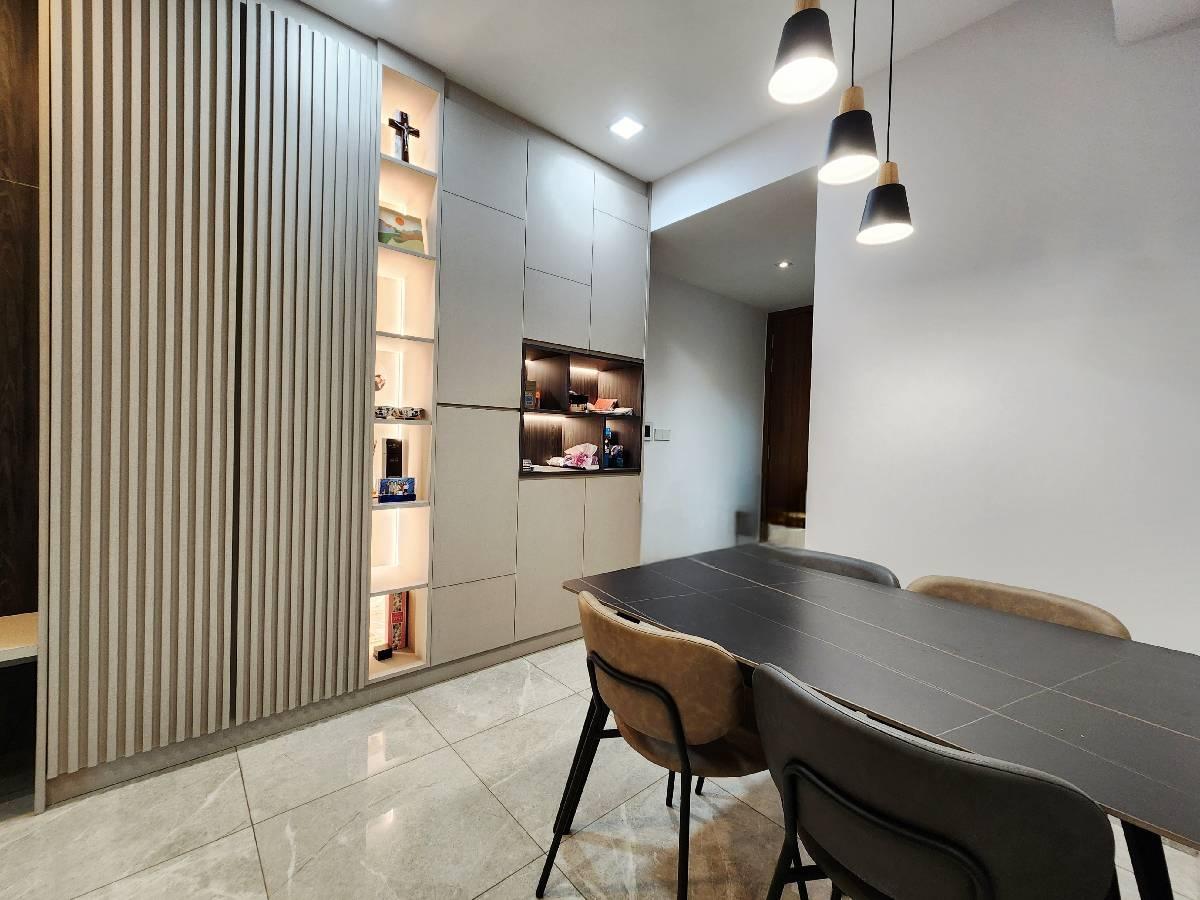 Prop-GPT: Condominium: D03  Stirling Residences