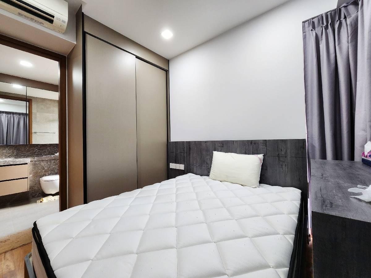 Stirling Residences Condominium For Sale, $1,799,999, 3 Bed 2 Bath 764 sqft $2,356.00 psf