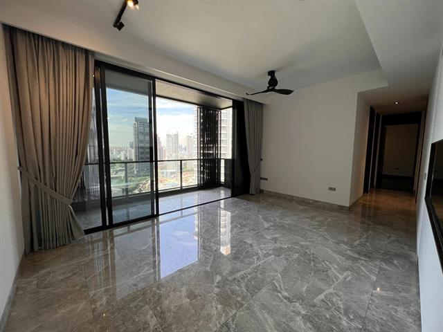 Prop-GPT: Condominium: D09  Martin Modern