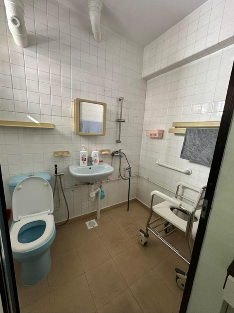 203 Tampines Street 21 HDB Apartment For Sale, $470,000, 2 Bed 2 Bath 850 sqft $553.00 psf