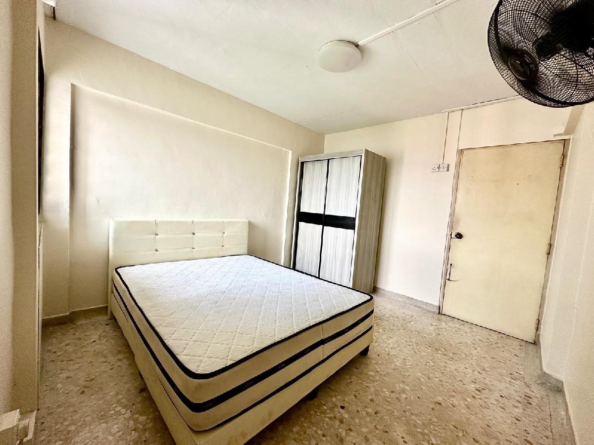 HOUGANG AVENUE 1 HDB Apartment For Sale, $488,000, 2 Bed 2 Bath 721 sqft $677.00 psf