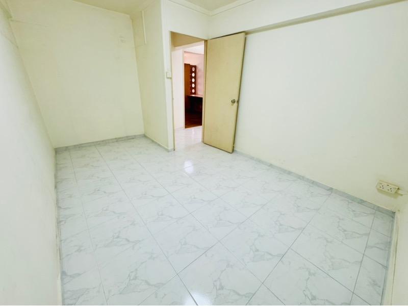 HDB Apartment for Sale: Yishun, D27, 760235