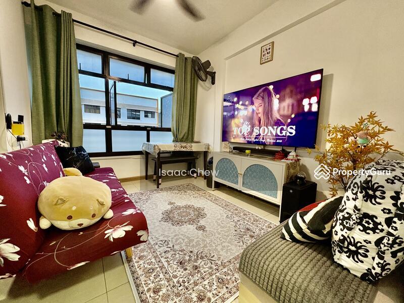 HDB Flat for Sale: Seletar, D28, 792457