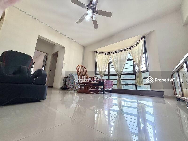 Prop-GPT: HDB Flat: D27  483 Admiralty Link