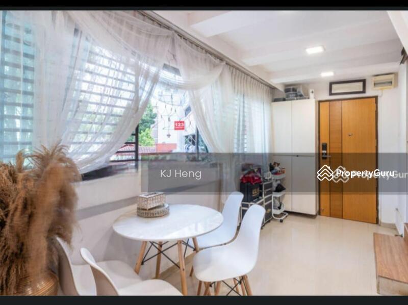 Prop-GPT: HDB Flat: D27 Yishun 123 Yishun Street 11