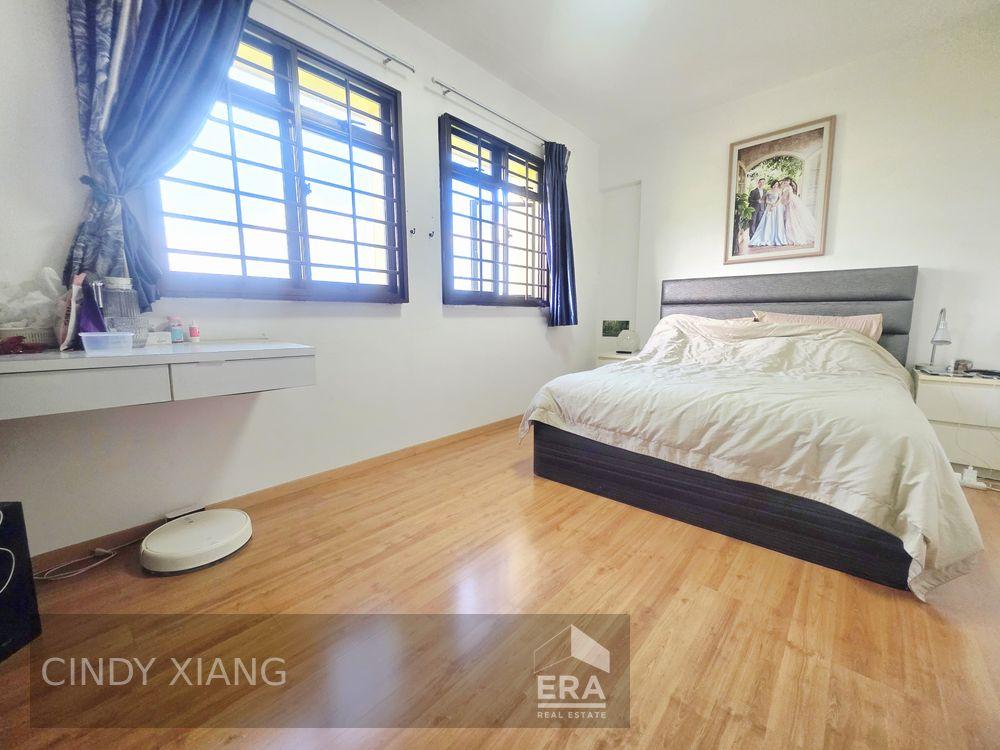 Spacious Cosy 5 Room Flat for Sale Must Sell