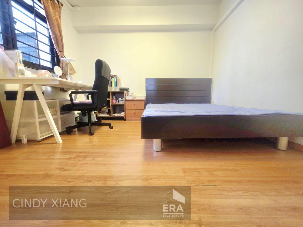 Spacious Cosy 5 Room Flat for Sale Must Sell