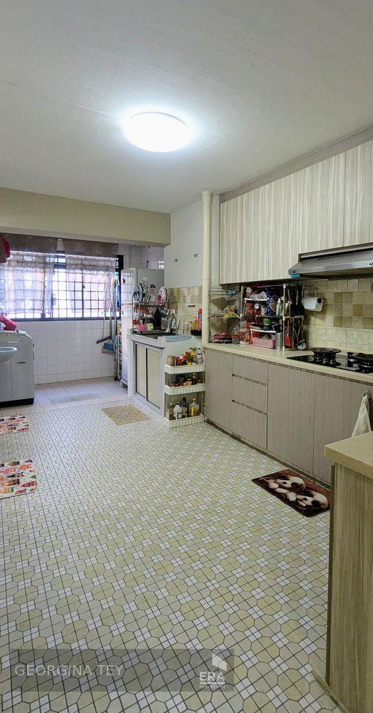 Prop-GPT: HDB - 2 room: D19  Lorong Lew Lian, Singapore, D19, 531001: Sgd 478,000