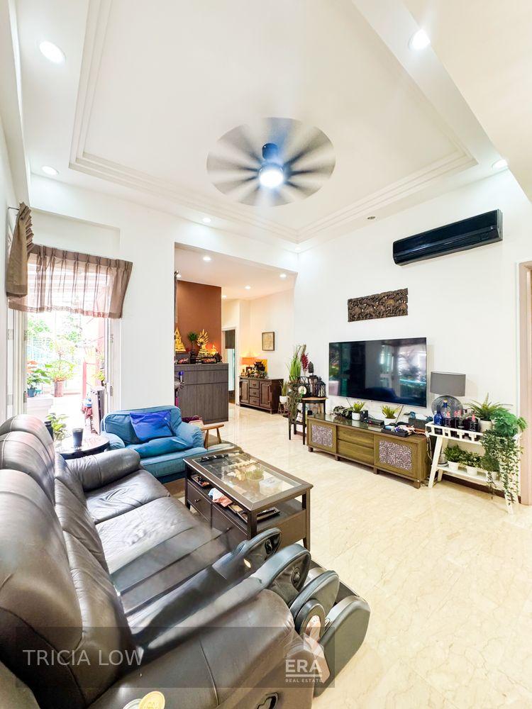 Rare Spacious Breezy Exclusive Patio Corner Unit