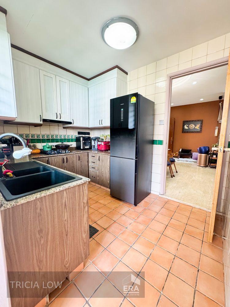 Rare Spacious Breezy Exclusive Patio Corner Unit