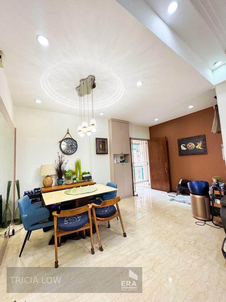 Rare Spacious Breezy Exclusive Patio Corner Unit