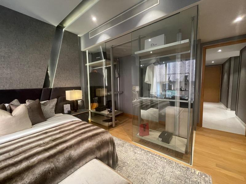 St. Regis Residences Singapore Apartment For Sale, $7,135,9995 Bath 2,594 sqft $2,751.00 psf