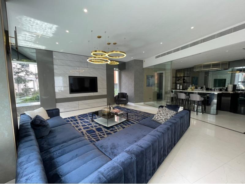 St. Regis Residences Singapore Apartment For Sale, $7,135,9995 Bath 2,594 sqft $2,751.00 psf