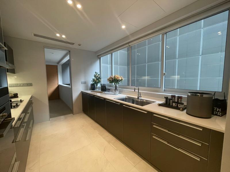 St. Regis Residences Singapore Apartment For Sale, $7,135,9995 Bath 2,594 sqft $2,751.00 psf