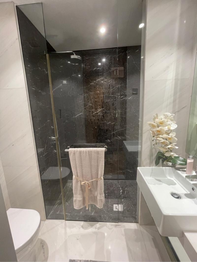 St. Regis Residences Singapore Apartment For Sale, $7,135,9995 Bath 2,594 sqft $2,751.00 psf