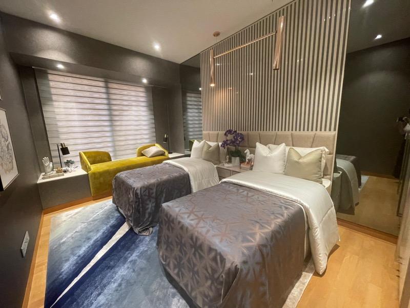 St. Regis Residences Singapore Apartment For Sale, $7,135,9995 Bath 2,594 sqft $2,751.00 psf