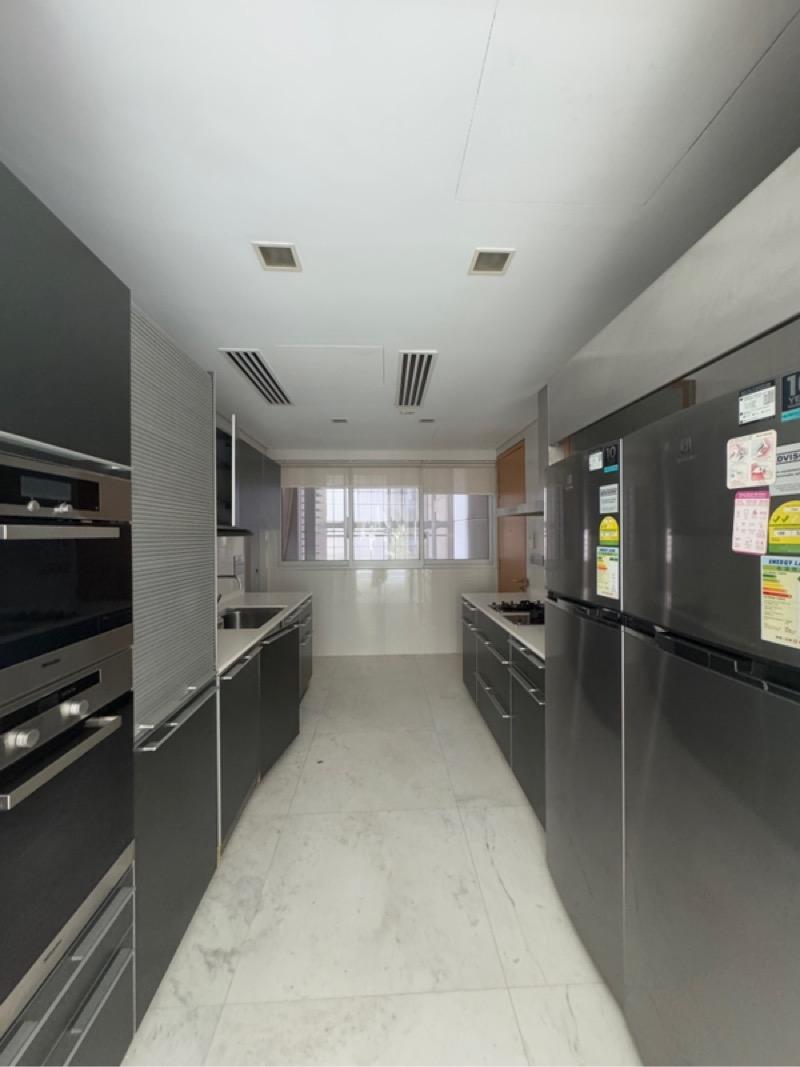 St. Regis Residences Singapore Apartment For Sale, $6,055,9994 Bath 2,155 sqft $2,810.00 psf