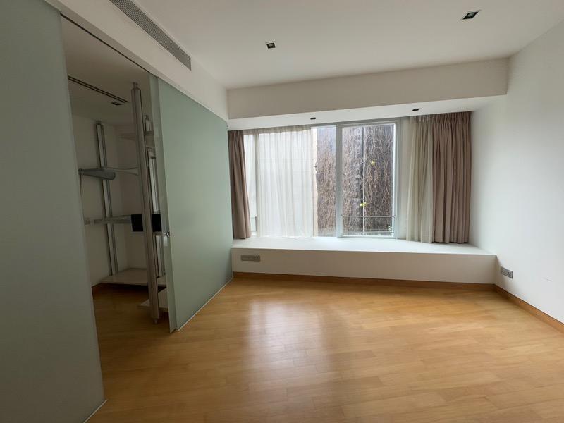 St. Regis Residences Singapore Apartment For Sale, $6,055,9994 Bath 2,155 sqft $2,810.00 psf