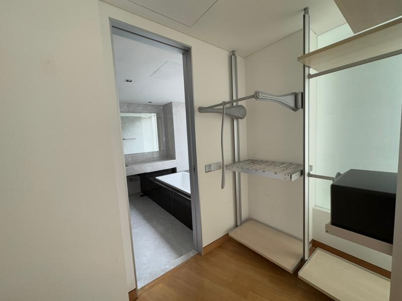 St. Regis Residences Singapore Apartment For Sale, $6,055,9994 Bath 2,155 sqft $2,810.00 psf