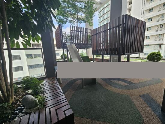 18 Woodsville Condominium For Sale, $920,000, 1 Bed 1 Bath 495 sqft $1,859.00 psf