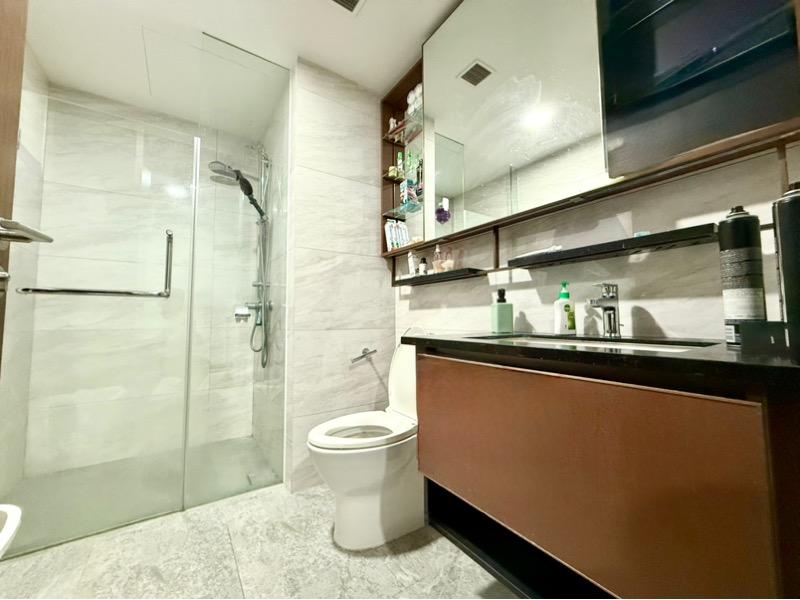 Normanton Park Condominium For Sale, $1,080,000, 1 Bed 1 Bath 527 sqft $2,049.00 psf