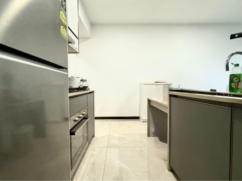 Normanton Park Condominium For Sale, $1,080,000, 1 Bed 1 Bath 527 sqft $2,049.00 psf