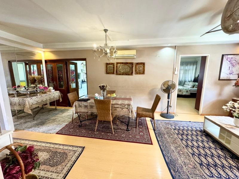 484A Choa Chu Kang Avenue 5 HDB Apartment For Sale, $528,000, 3 Bed 2 Bath 96 sqft $5,500.00 psf