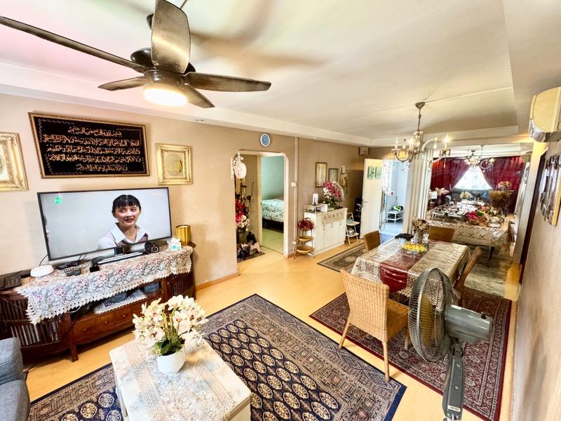 484A Choa Chu Kang Avenue 5 HDB Apartment For Sale, $528,000, 3 Bed 2 Bath 96 sqft $5,500.00 psf