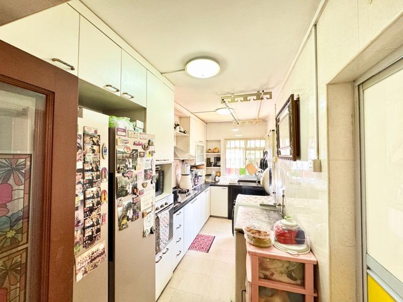 484A Choa Chu Kang Avenue 5 HDB Apartment For Sale, $528,000, 3 Bed 2 Bath 96 sqft $5,500.00 psf