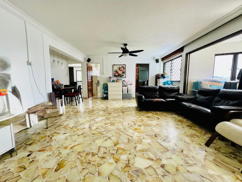 Prop-GPT: HDB Apartment: D20  402 Sin Ming Avenue