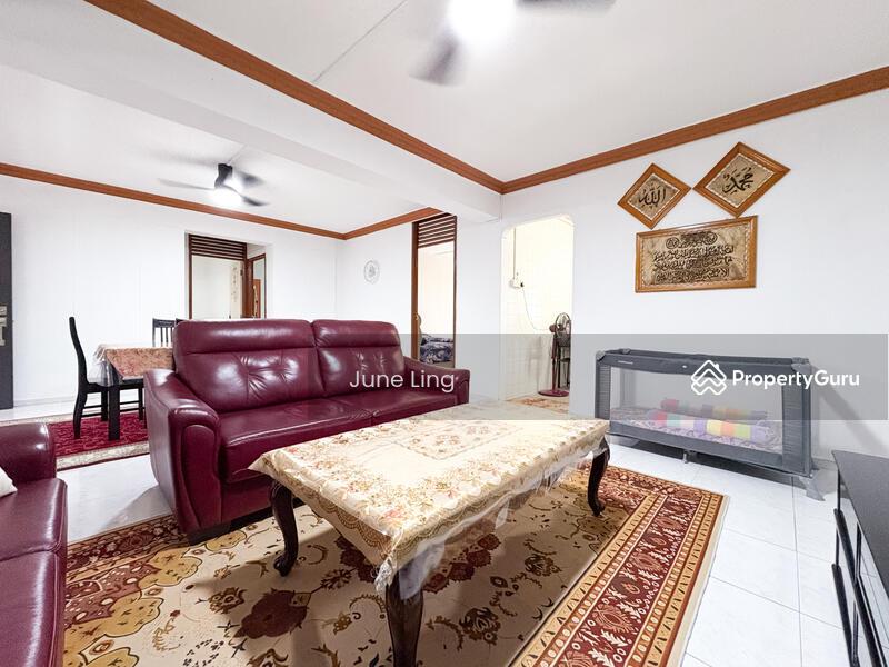 Prop-GPT: HDB Flat: D18  354 Tampines Street 33