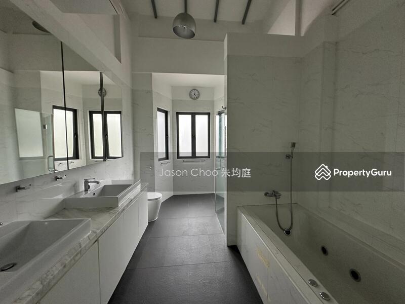 Semi-Detached for Sale: Holland, D10, 277062