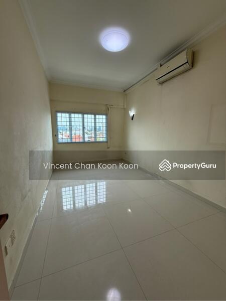 Walk-up Apartment for Sale: D15, 437039