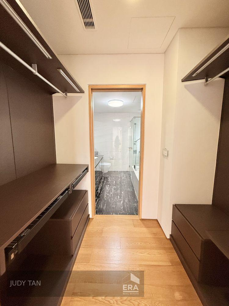 Landed for Sale: Sixth Ave, Holland, D10, 275770